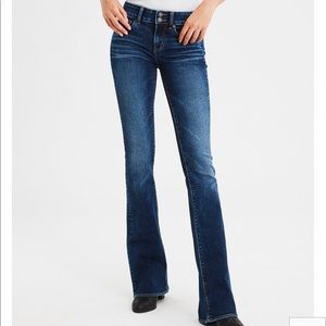 *NWT* American Eagle Artist Flare Jeans sz 4
